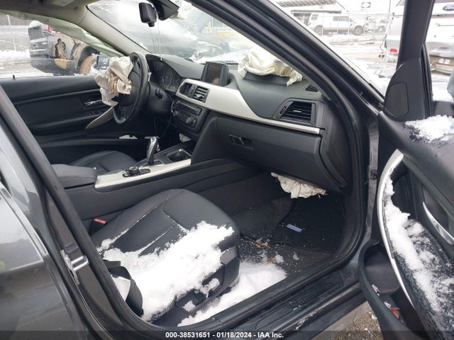 BMW 320i Xdrive 2014 WBA3C3G5XENS67113 Image 5
