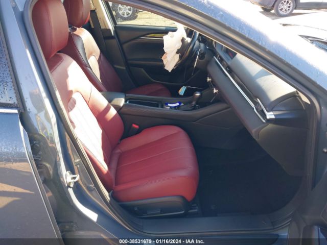 JM1GL1WY4M1618222 Mazda Mazda6 Carbon Edition
