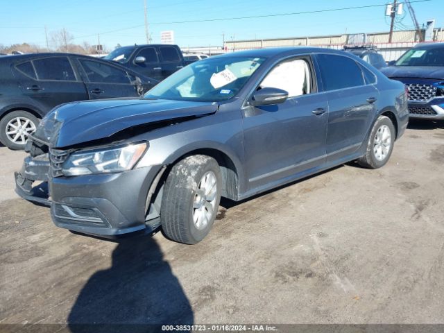 1VWAT7A3XGC011574 Volkswagen Passat 1.8t S