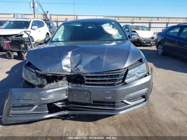 1VWAT7A3XGC011574 Volkswagen Passat 1.8t S