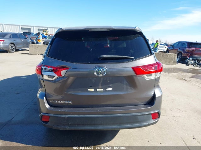 2018 TOYOTA HIGHLANDER LE VIN: 5TDZARFH3JS036091