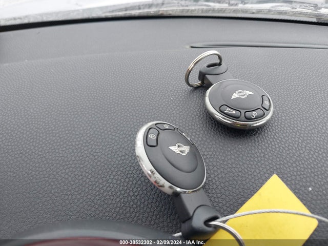 2009 MINI COOPER S CLUBMAN WMWMM335X9TP93072 Photo 10