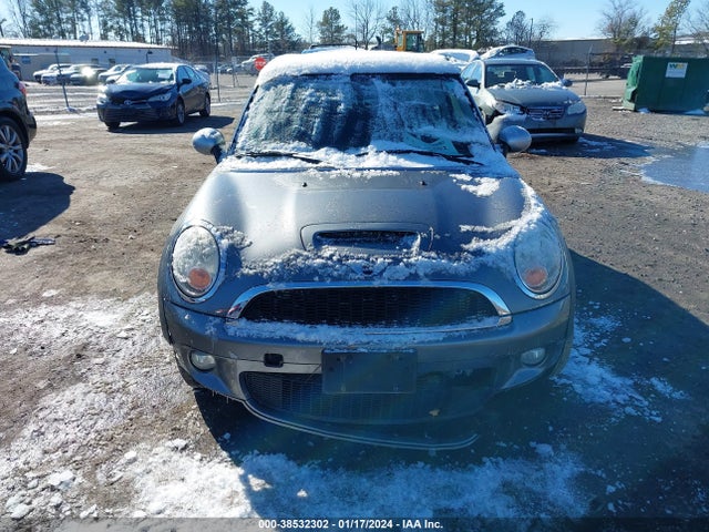 2009 MINI COOPER S CLUBMAN VIN: WMWMM335X9TP93072