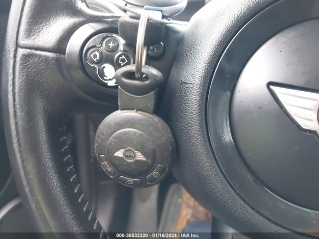 2012 MINI COOPER WMWSU3C52CT257862 Photo 10