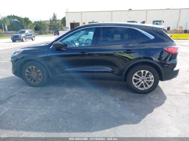 1FMCU0G60NUA46466 Ford ESCAPE SE