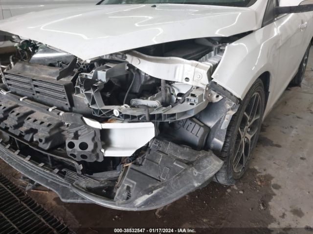 1FADP3H29JL316796 Ford FOCUS SEL