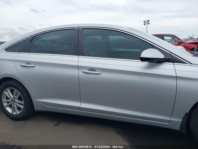 2015 HYUNDAI SONATA SE VIN: 5NPE24AF7FH194726