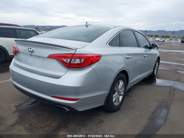 2015 HYUNDAI SONATA SE VIN: 5NPE24AF7FH194726