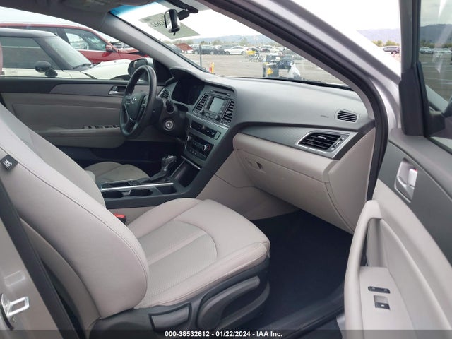 2015 HYUNDAI SONATA SE VIN: 5NPE24AF7FH194726