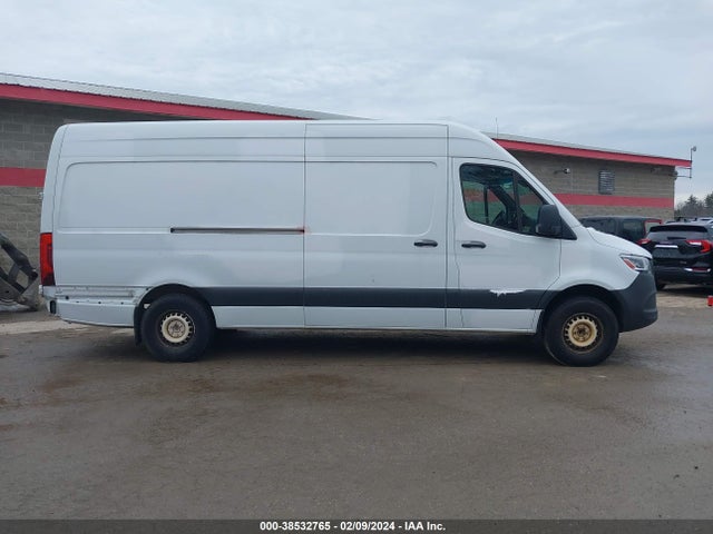 W1Y4DCHYXMT068677 Mercedes-Benz Sprinter 2500 High Roof I4 Diesel