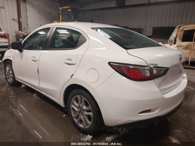3MYDLBZV4GY103975 Scion IA