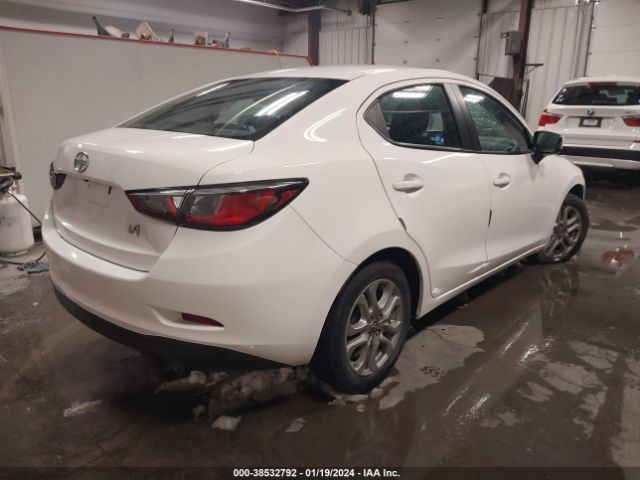 3MYDLBZV4GY103975 Scion IA