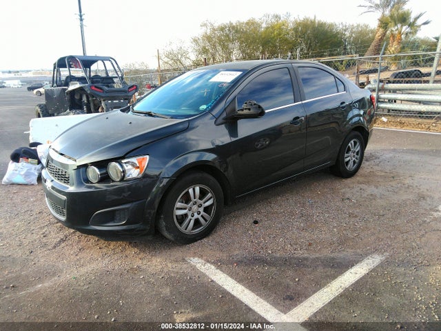 Chevrolet Sonic Lt Auto 2015 1G1JC5SH7F4154078 Image 2