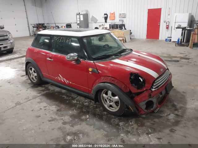 2008 MINI COOPER WMWMF33548TT61151 Photo 0