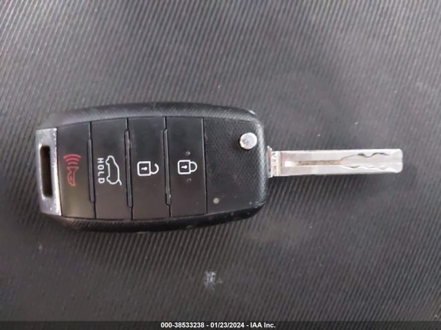 KIA SOUL + 2017 KNDJP3A57H7411992 Image 11