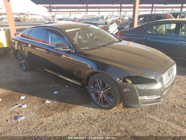 2019 JAGUAR XJ SAJWA2GE2KMW22486 Photo 0