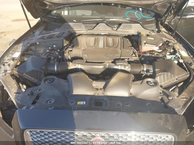 2019 JAGUAR XJ SAJWA2GE2KMW22486 Photo 9