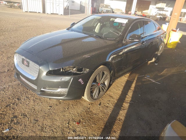 2019 JAGUAR XJ SAJWA2GE2KMW22486 Photo 1