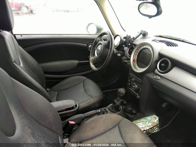 2012 MINI COOPER CLUBMAN WMWZF3C51CT189627 Photo 4