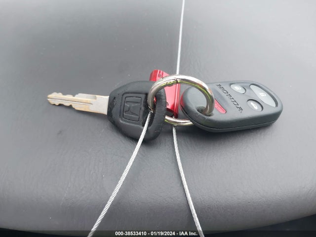 2001 HONDA ACCORD 3.0 EX VIN: 1HGCG16581A080808