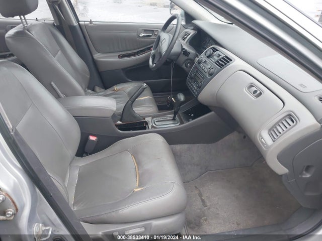 2001 HONDA ACCORD 3.0 EX VIN: 1HGCG16581A080808
