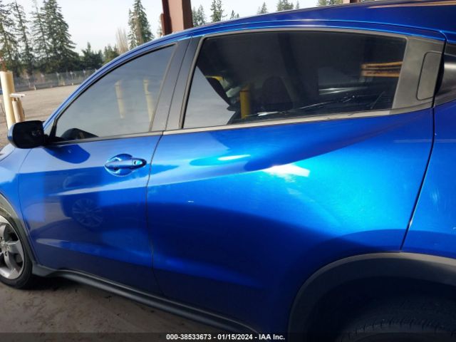 3CZRU5H38JM702776 Honda HR-V LX