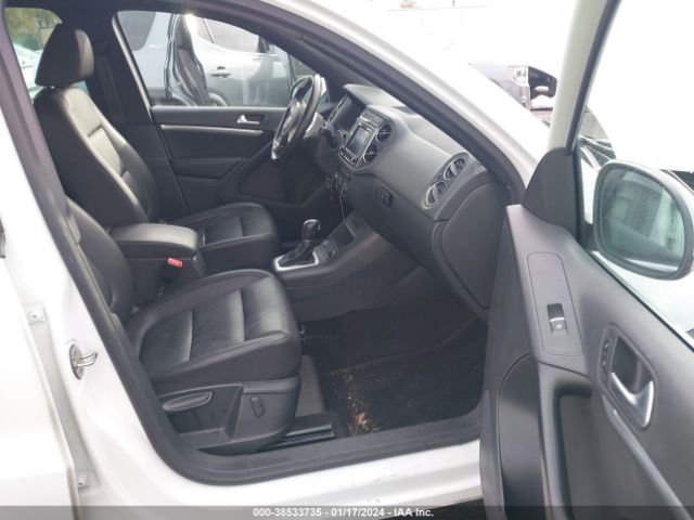 WVGAV7AX3GW605157 Volkswagen Tiguan R-line