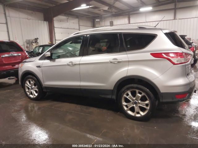 1FMCU9J95GUC40775 Ford Escape Titanium