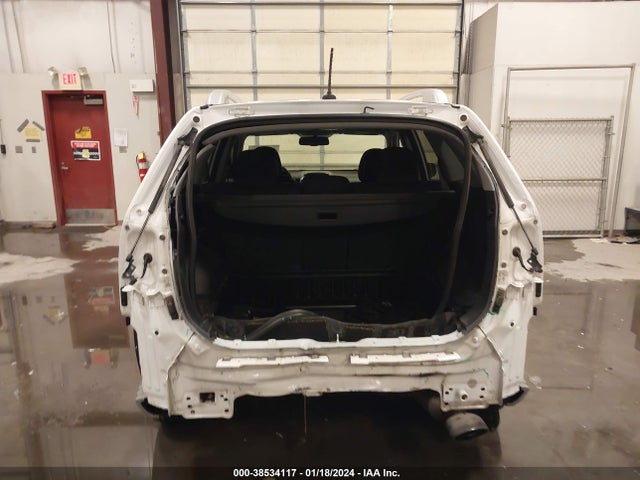 2014 KIA SORENTO LX VIN: 5XYKTCA64EG440261
