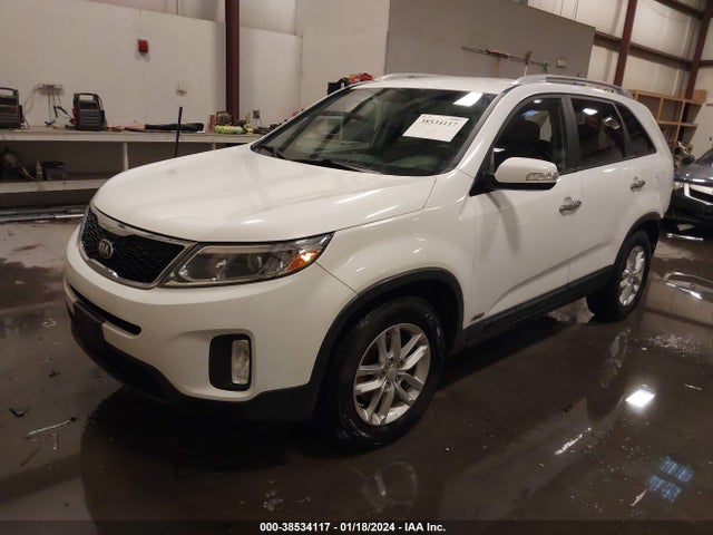 2014 KIA SORENTO LX VIN: 5XYKTCA64EG440261
