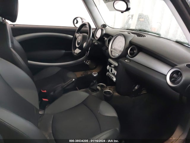 2010 MINI COOPER S WMWMF7C50ATX42931 Photo 4