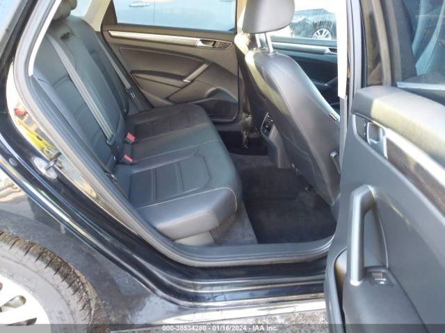 1VWBT7A33GC048972 Volkswagen Passat 1.8t Se