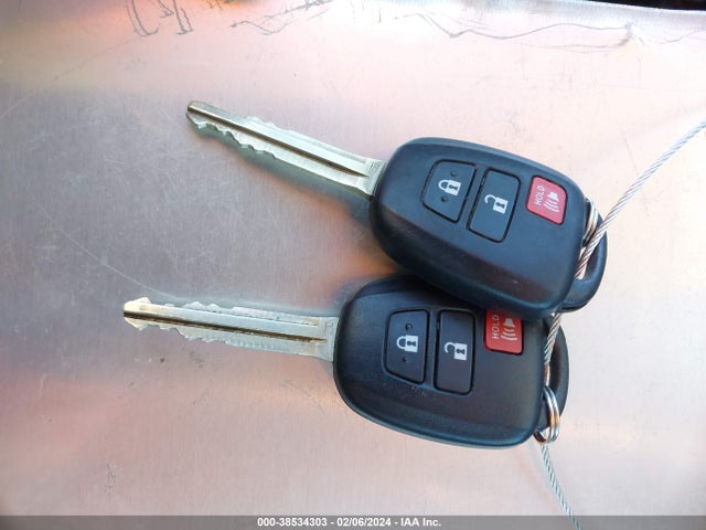 Toyota RAV4 LE 2017 2T3ZFREV8HW332743 Image 11