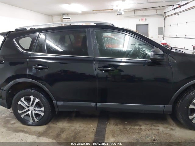 Toyota RAV4 LE 2017 2T3ZFREV8HW332743 Image 13