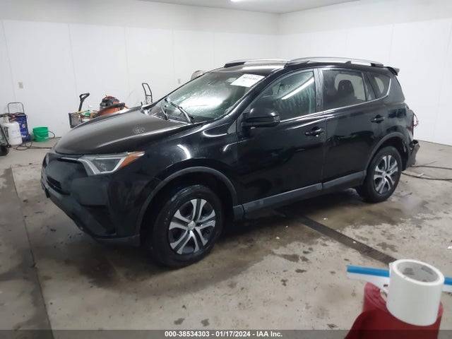 Toyota RAV4 LE 2017 2T3ZFREV8HW332743 Image 2