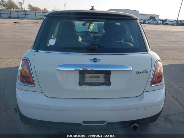 2010 MINI COOPER VIN: WMWMF3C57ATZ61264