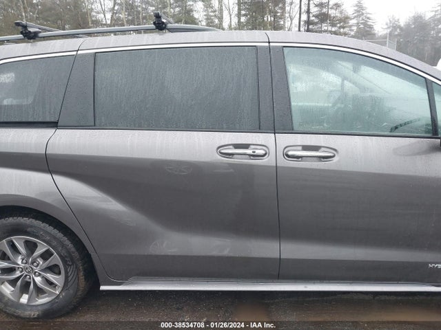 Toyota SIENNA XLE 2021 5TDJSKFC3MS012349 Image 13