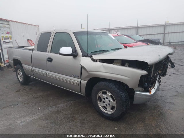 2002 CHEVROLET SILVERADO 1500 LS VIN: 2GCEC19V821116720