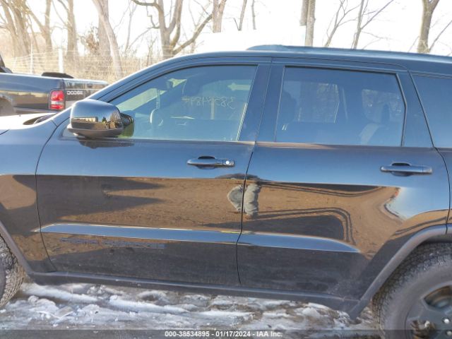 1C4RJFAGXJC500377 Jeep Grand Cherokee Upland 4x4