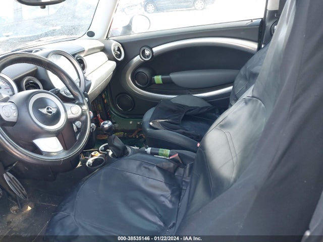 2008 MINI COOPER S CLUBMAN WMWMM33578TP71416 Photo 4