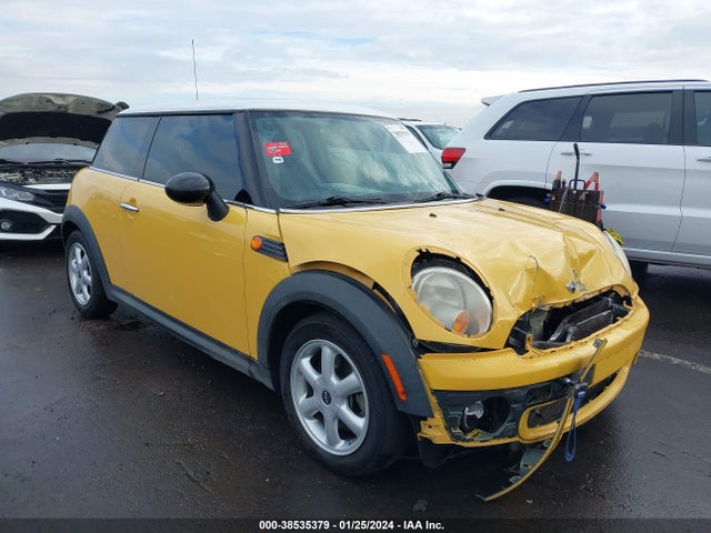 2007 MINI COOPER WMWMF33597TT56218 Photo 0