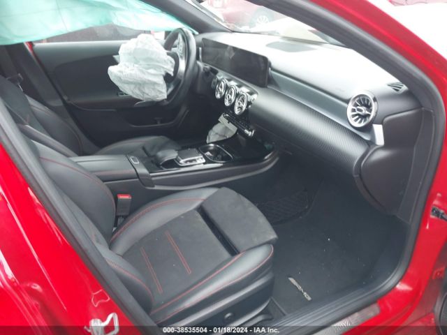 WDD3G4FB9KW017653 Mercedes-Benz A 220 4matic