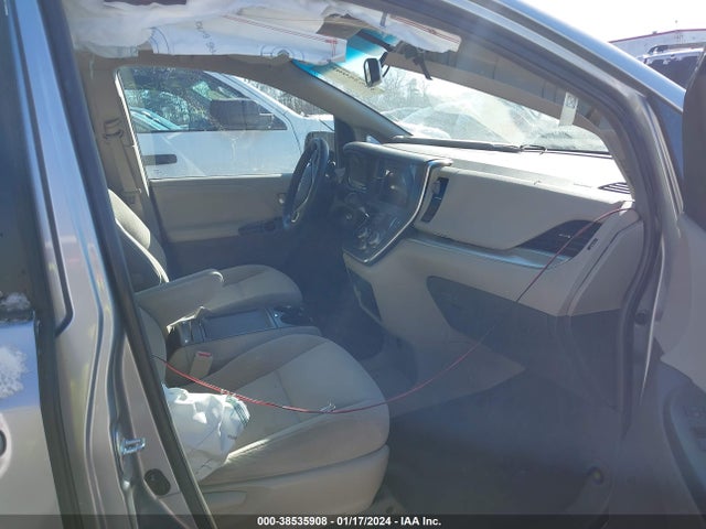Toyota Sienna Le 8 Passenger 2016 5TDKK3DC8GS754988 Image 5