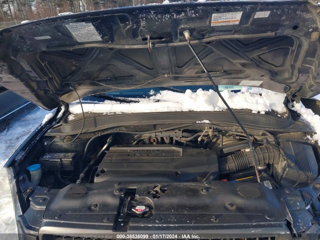 2004 HONDA PILOT LX VIN: 2HKYF18174H622057