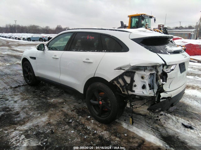 2018 JAGUAR F-PACE SADCJ2FX4JA281777 Photo 2