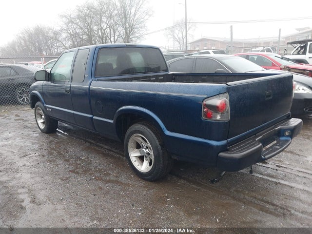 2001 CHEVROLET S-10 LS VIN: 1GCCS19W818158433