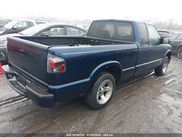 2001 CHEVROLET S-10 LS VIN: 1GCCS19W818158433