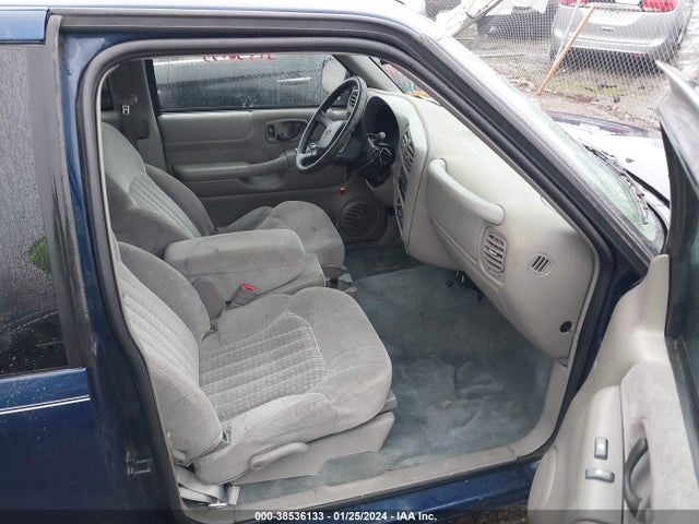 2001 CHEVROLET S-10 LS VIN: 1GCCS19W818158433