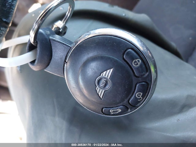 2012 MINI COOPER WMWSU3C50CT262168 Photo 10