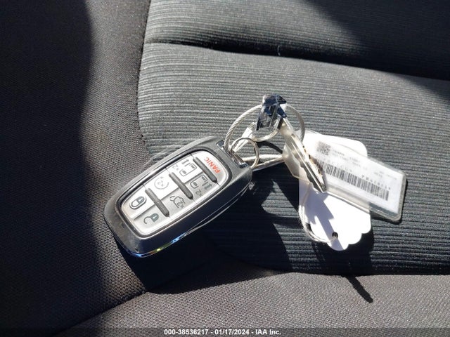 2C4RC1CG9PR610539 Chrysler Voyager Lx